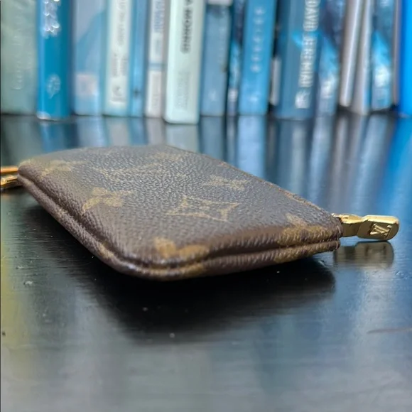 Louis Vuitton Monogram Key Pouch - Picture 11 of 14